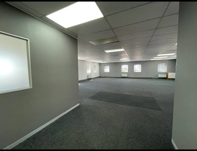 188.25M² OFFICE TO LET IN RIVONIA